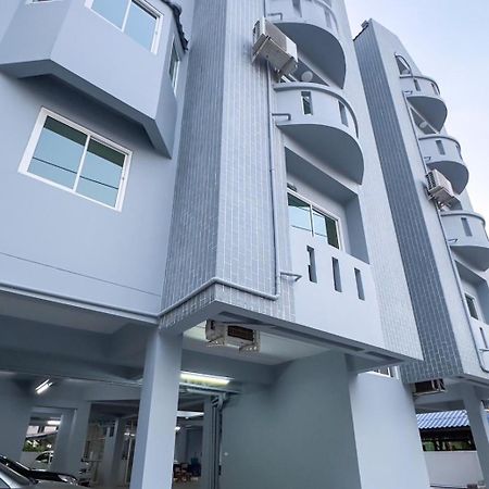 Baan Khun Pra Duplex Rm3 Bangkok Apartment Exterior photo