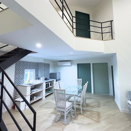 Baan Khun Pra Duplex Rm3 Bangkok Apartment Exterior photo
